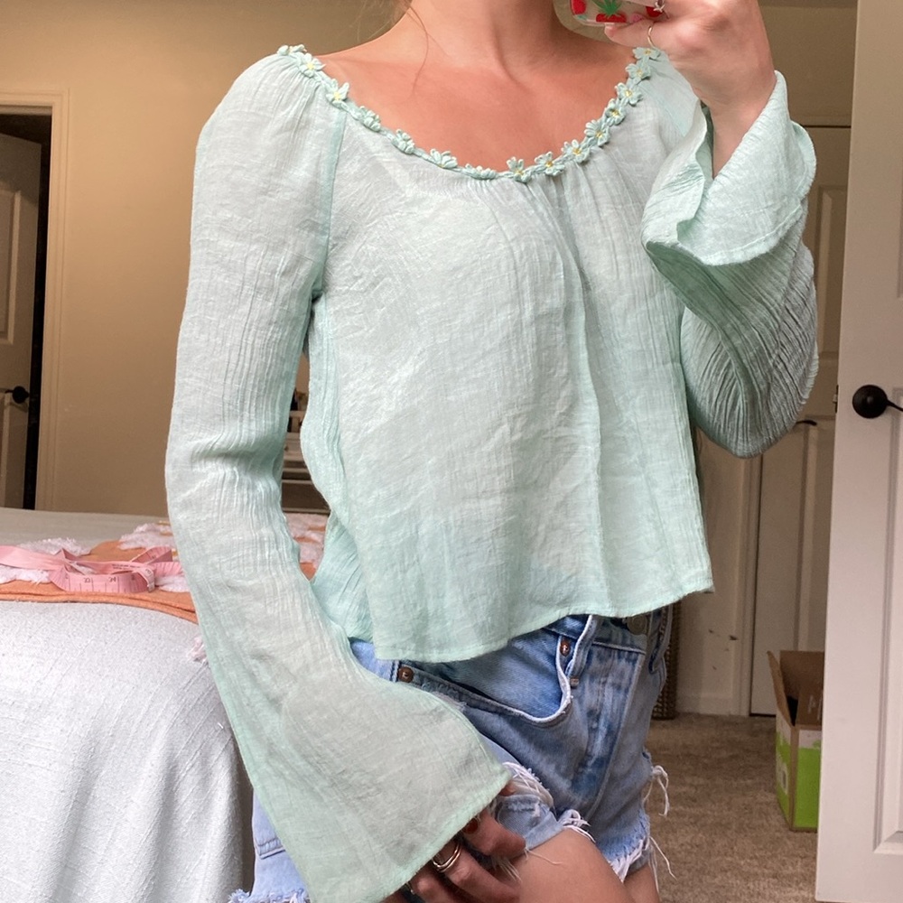 🌼 NWOT Mine brand lacy bohemian crop top